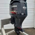 2016 Yamaha VF250LA VMAX SHO 250HP 4-Stroke Outboard